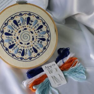 Kit de bordado “Flor de Agua”